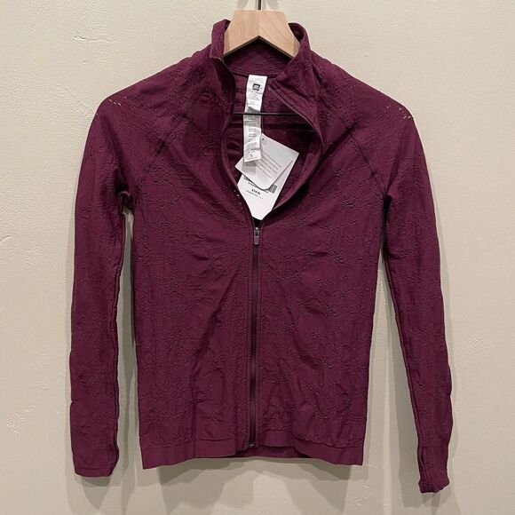 NWT Fabletics Luciana Seamless Purple Zip Up Jacket - Size: Small - Picture 1 of 8